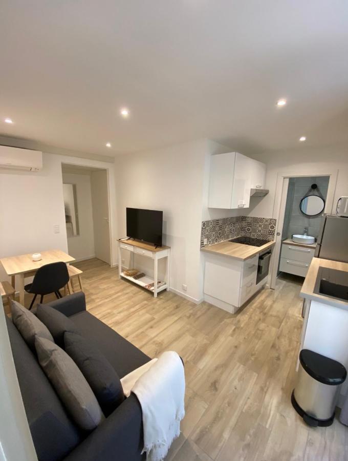 Appartement Le Coeur Du Port De Golfe Juan - Parking - Clim - Wifi à Vallauris Extérieur photo