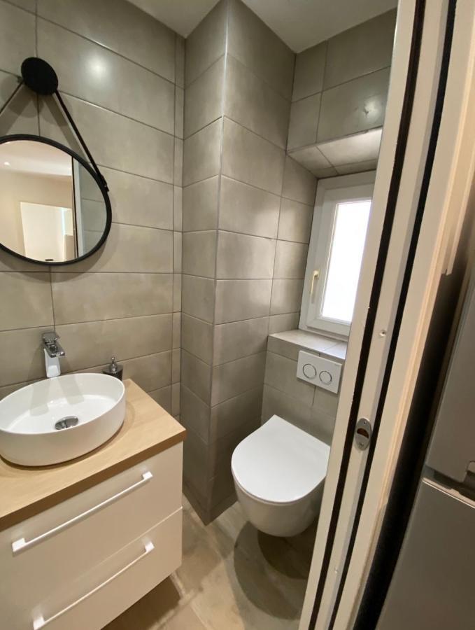 Appartement Le Coeur Du Port De Golfe Juan - Parking - Clim - Wifi à Vallauris Extérieur photo